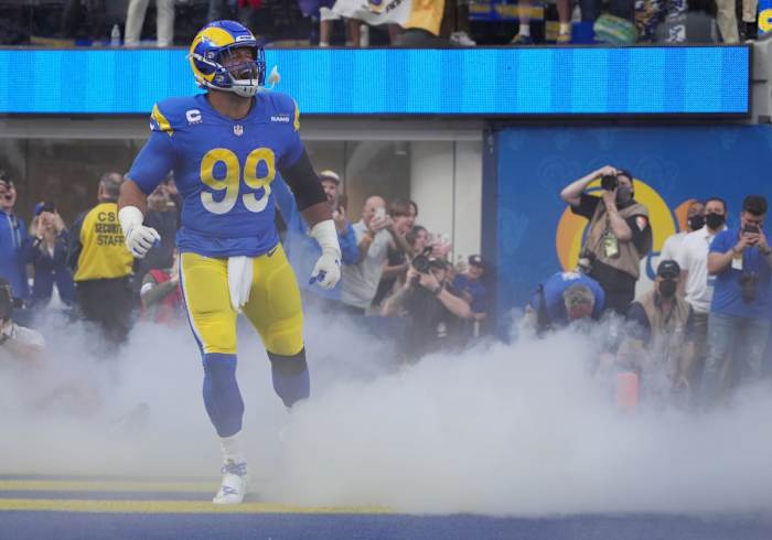 aaron-donald-smoke
